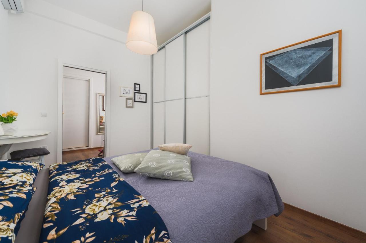 Apartment Nina Porec Esterno foto