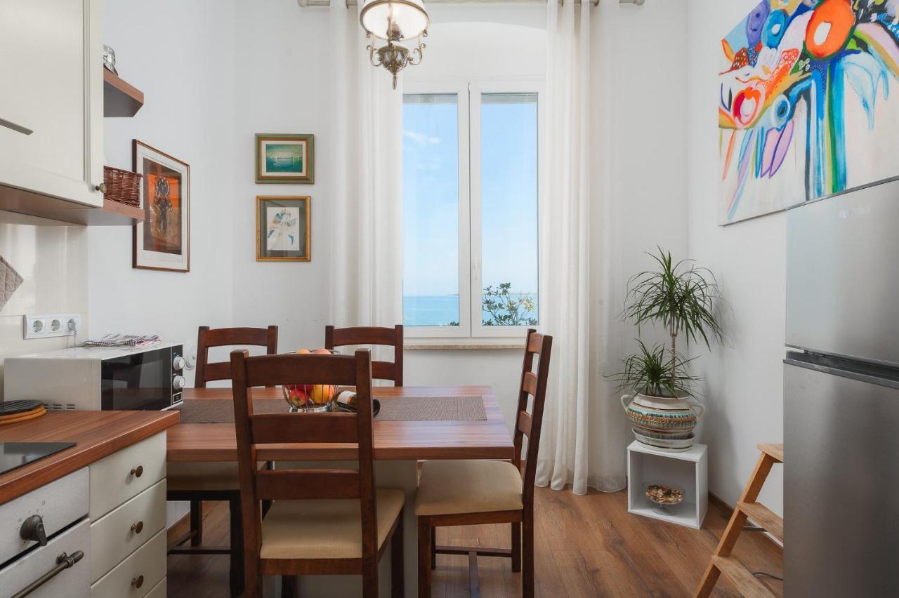 Apartment Nina Porec Esterno foto