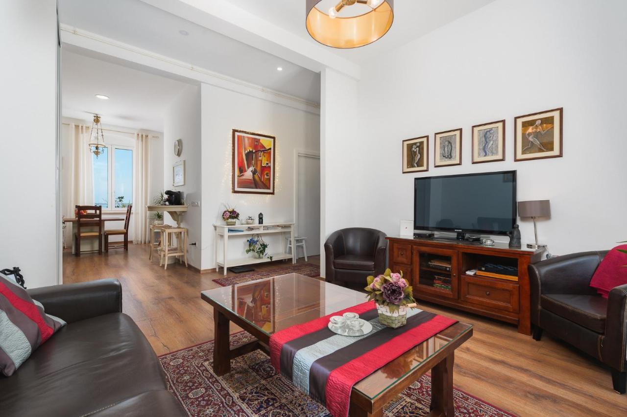 Apartment Nina Porec Esterno foto